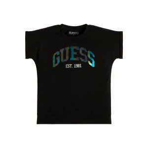 Тениска с къс ръкав в черно за момиче с голям цветен надпис Guess