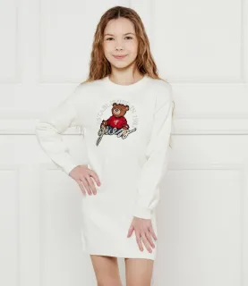 Трикотажна рокля за момиче в бял цвят с голямо мече отпред и надпис Guess