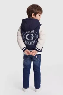 Детско зимно яке Guess Varsity Block – тъмносиньо с бежови ръкави